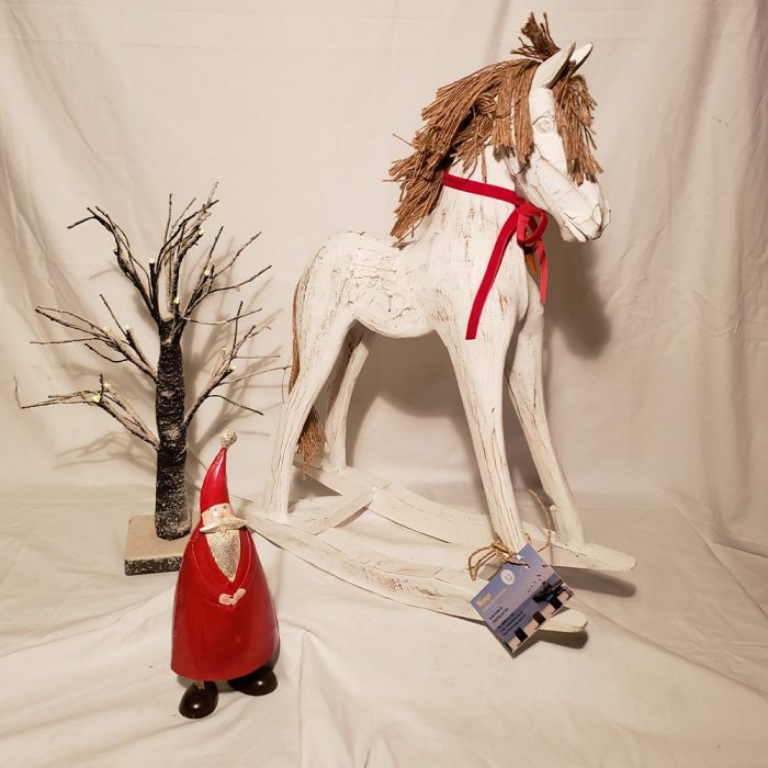 Deko-Schaukelpferd aus dem MANGO – Schmuck, Deko & Accessoires